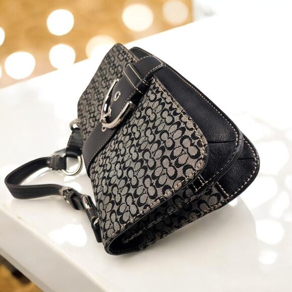 Vintage COACH Soho (Kelly) Shoulder bag in Signature Canvas with wristlet - Picture 8 of 12